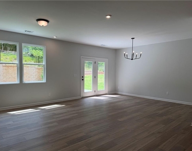 139 Jacobs Hollow Street - Photo Thumbnail 6