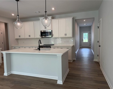 139 Jacobs Hollow Street - Photo Thumbnail 4