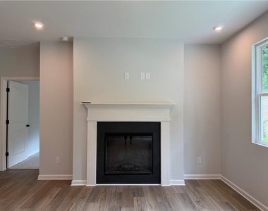 139 Jacobs Hollow Street - Photo Thumbnail 9