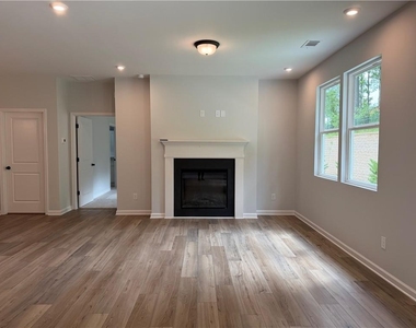 139 Jacobs Hollow Street - Photo Thumbnail 8