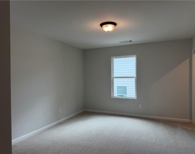 139 Jacobs Hollow Street - Photo Thumbnail 17