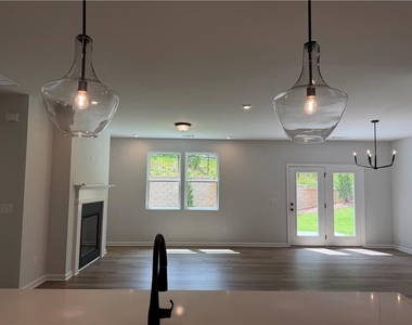 139 Jacobs Hollow Street - Photo Thumbnail 5