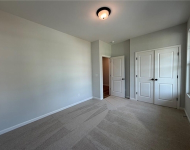 139 Jacobs Hollow Street - Photo Thumbnail 16
