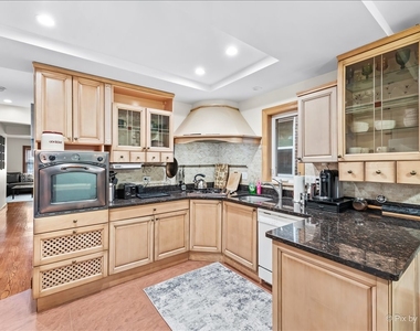 4962 N Mason Avenue - Photo Thumbnail 2