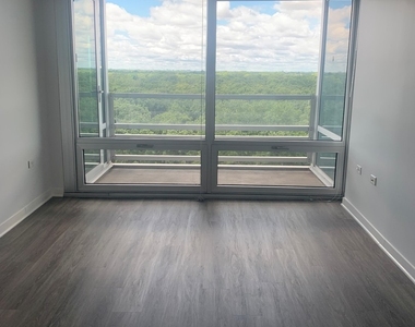 9655 Woods Drive - Photo Thumbnail 3