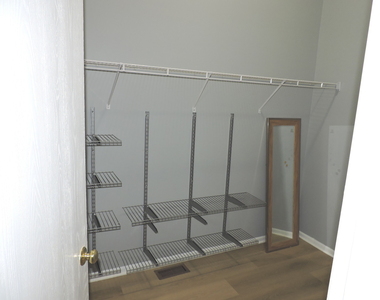 121 Hampton Avenue - Photo Thumbnail 24