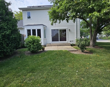 121 Hampton Avenue - Photo Thumbnail 11