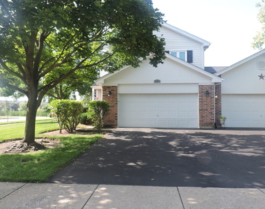 121 Hampton Avenue - Photo Thumbnail 15