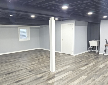 121 Hampton Avenue - Photo Thumbnail 33