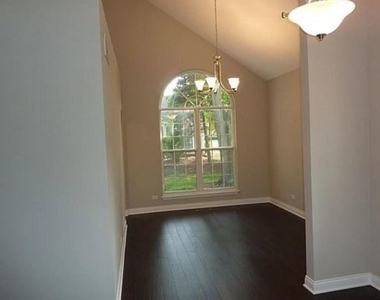 1585 Regan Court - Photo Thumbnail 2