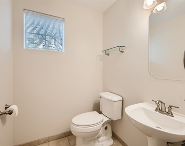 1 Charlotte Circle - Photo Thumbnail 4