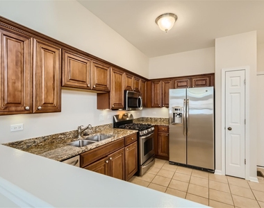 1 Charlotte Circle - Photo Thumbnail 2