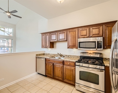 1 Charlotte Circle - Photo Thumbnail 3