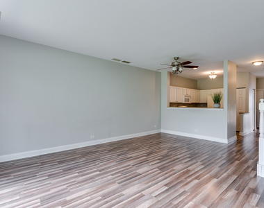 806 Woodewind Drive - Photo Thumbnail 2