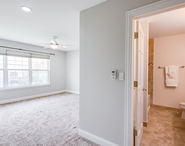 806 Woodewind Drive - Photo Thumbnail 13
