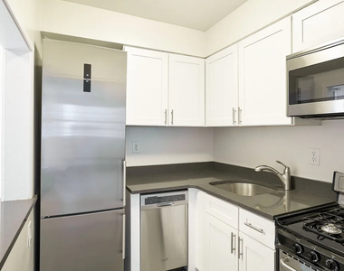 203 East 74th Street - Photo Thumbnail 2
