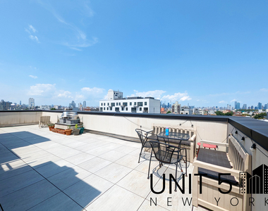 319 Graham Avenue - Photo Thumbnail 16