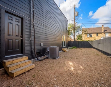 2724 Southmore Boulevard - Photo Thumbnail 26