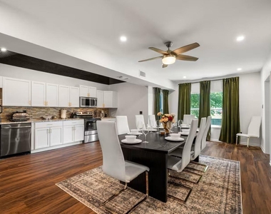 2724 Southmore Boulevard - Photo Thumbnail 1