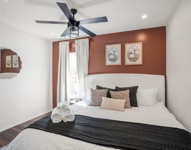 2724 Southmore Boulevard - Photo Thumbnail 10