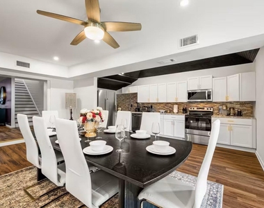 2724 Southmore Boulevard - Photo Thumbnail 4