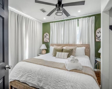 2724 Southmore Boulevard - Photo Thumbnail 12