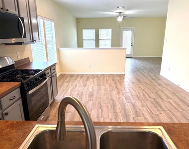 514 New Hope Lane - Photo Thumbnail 3