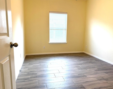 514 New Hope Lane - Photo Thumbnail 8