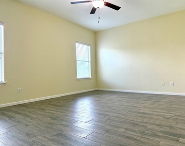 514 New Hope Lane - Photo Thumbnail 4