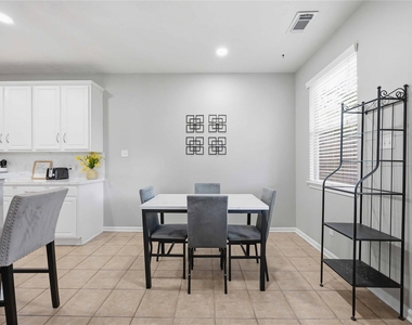 71 Summerhaze Cir - Photo Thumbnail 7