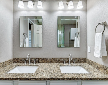 6303 Applewood Forest Drive - Photo Thumbnail 23
