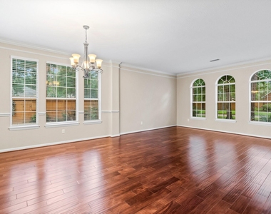 83 Terraglen Drive - Photo Thumbnail 3