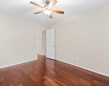 83 Terraglen Drive - Photo Thumbnail 30