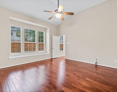 83 Terraglen Drive - Photo Thumbnail 14