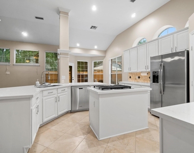 83 Terraglen Drive - Photo Thumbnail 8