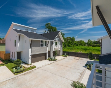 7605 Victory Reserve Street - Photo Thumbnail 29