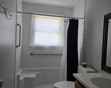 384 Huse - Photo Thumbnail 5