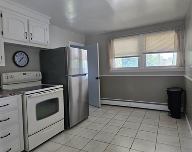 384 Huse - Photo Thumbnail 4