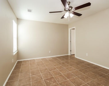10005 Sterling Place Drive - Photo Thumbnail 7