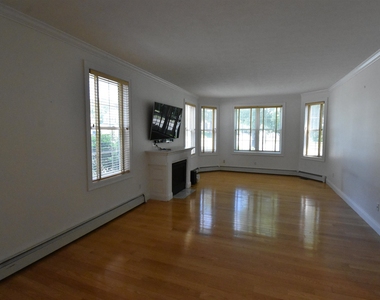 2246 Elm - Photo Thumbnail 8