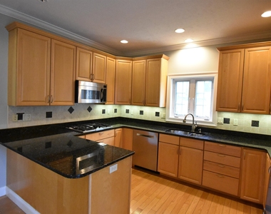 2246 Elm - Photo Thumbnail 2