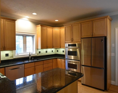 2246 Elm - Photo Thumbnail 3