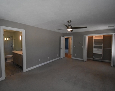 2246 Elm - Photo Thumbnail 9