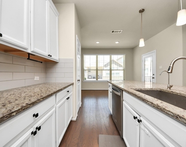 3111 Dakota Falls Dr - Photo Thumbnail 12