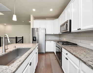 3111 Dakota Falls Dr - Photo Thumbnail 9