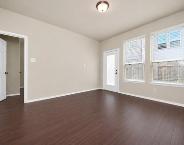 3111 Dakota Falls Dr - Photo Thumbnail 31