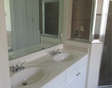 13696 Troia Drive - Photo Thumbnail 18