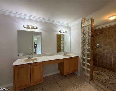 5315 Belrose Street - Photo Thumbnail 14