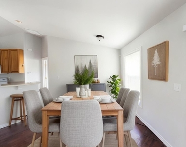 5315 Belrose Street - Photo Thumbnail 2