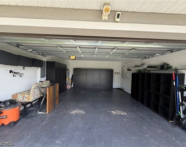 2413 Delta Avenue N - Photo Thumbnail 15